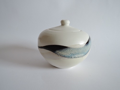 lidded jar-wider top-front-3xresizedDSCN4250